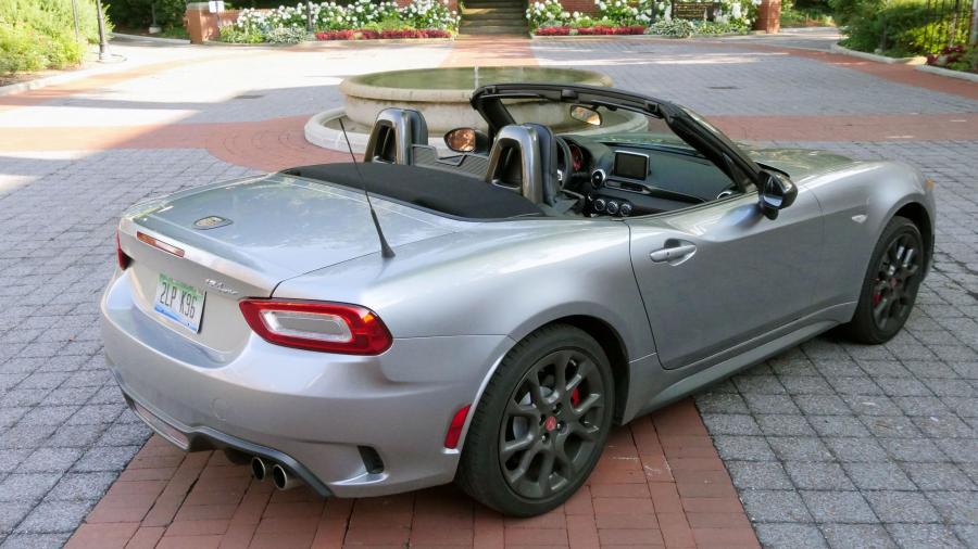  Abarth 124 Spider  2017 года  (NA) (фото 2 из 11)